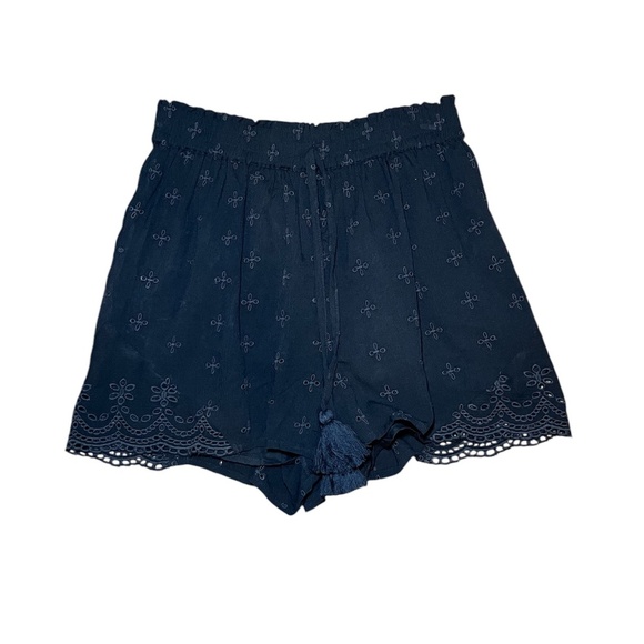 Women Eyelet Black Tie Shorts Hem Elastic Tie Waist Size: Medium - Picture 2 of 5